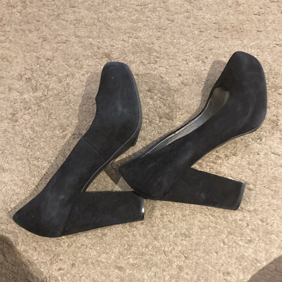 Black high heels - Picture 4 of 5